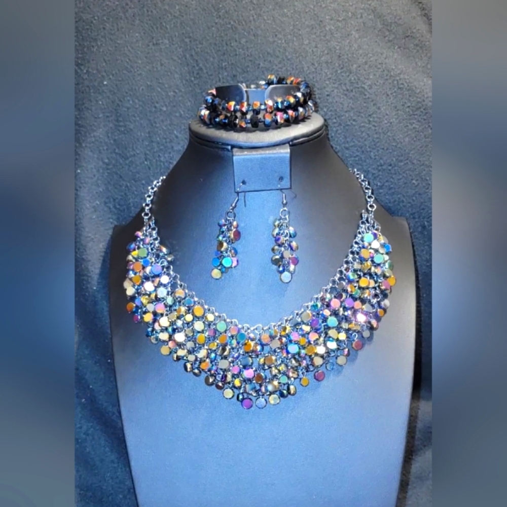 Oil spill Necklace with matching Bracelet and Earrings NWT